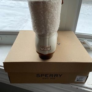 Sperry size 7